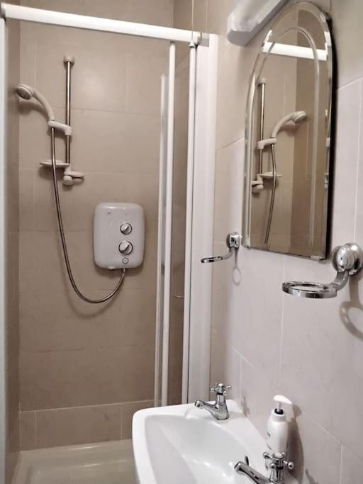 Townhouse Clifden: Located In The Heart Of Connemara Exterior foto