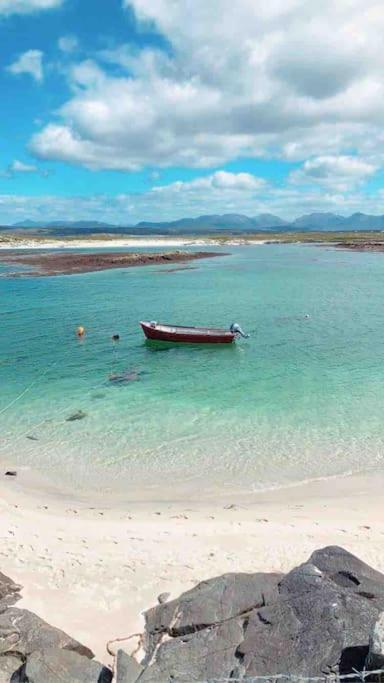 Townhouse Clifden: Located In The Heart Of Connemara Exterior foto